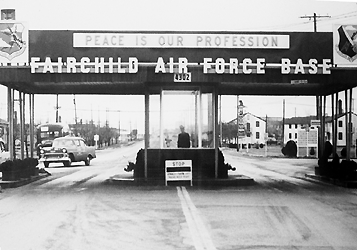 File:1960c-fairchild-afb-entrance.png