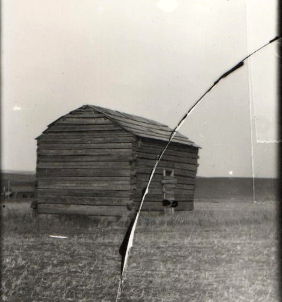 File:189x-rml-0105a-unidentified-squared-off-log-barn.jpg