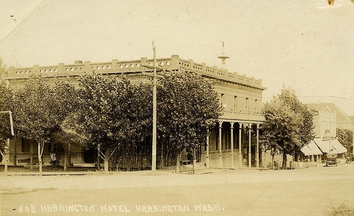 File:1915-fb-0017-harrington-hotel.jpg