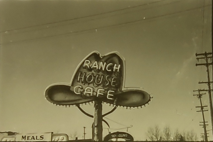 File:1955-1960-dan35-000-00-01-ranch-house-sign.jpg