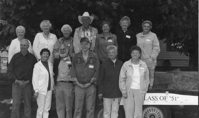 File:2001-dan-print-00454-1951-reunion-1600.jpg