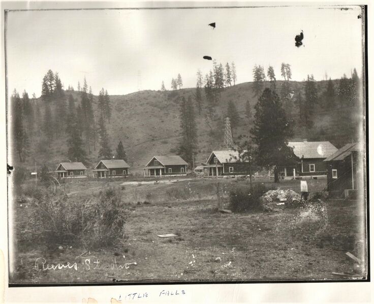 File:1908-rml-0187-little-falls-quarters.jpg