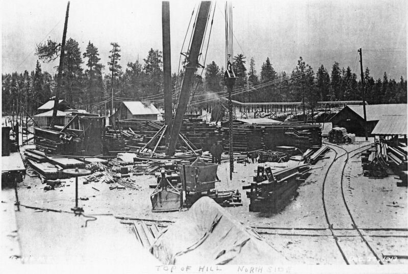 File:1913-12-22-llt-0053-work-camp-top-of-hill-north-side-1600.jpg