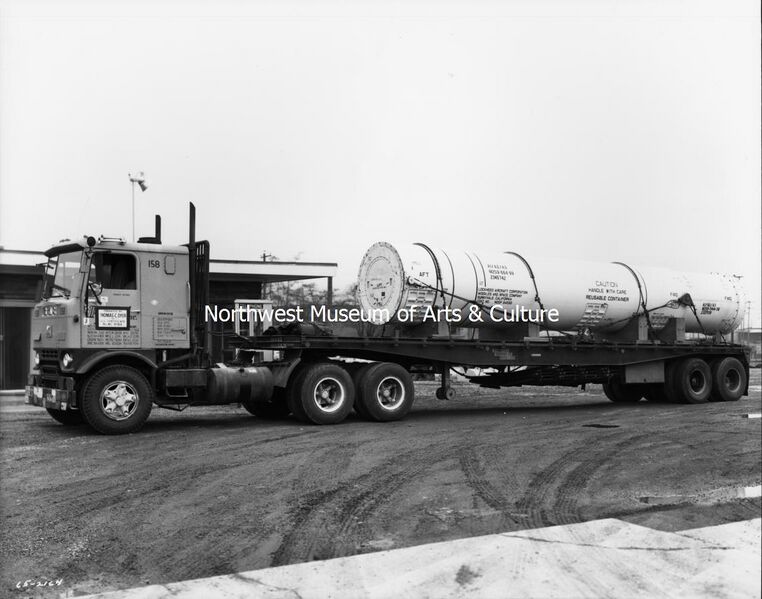 File:1965-mac-0027-L87-1.2164-65-thomas-c-dyer-co-truck-missiles.jpg