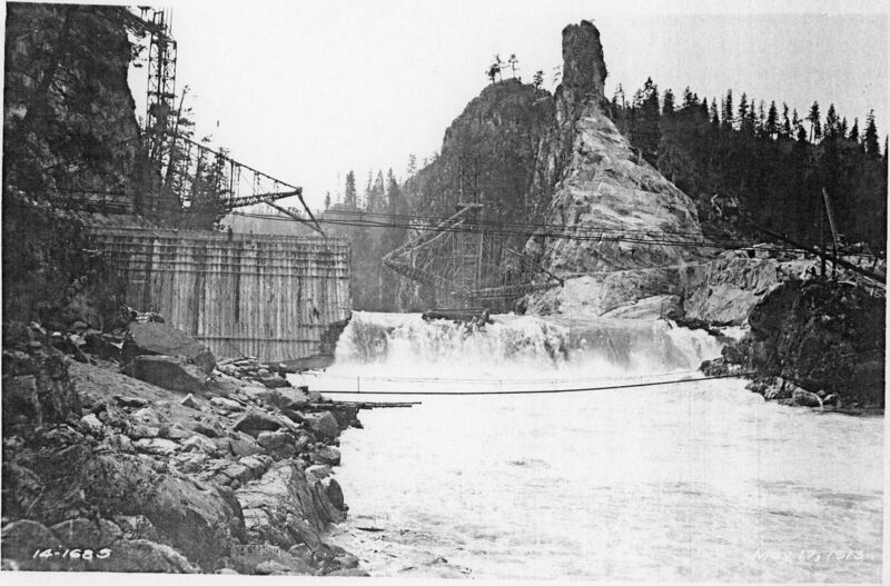 File:1913-05-17-llt-0034-water-over-dam-site-1600.jpg