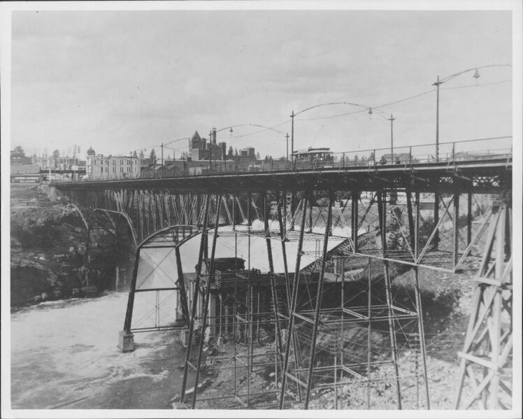 File:0000-1909-spl-0011-monroe-street-bridge-2-1600.jpg
