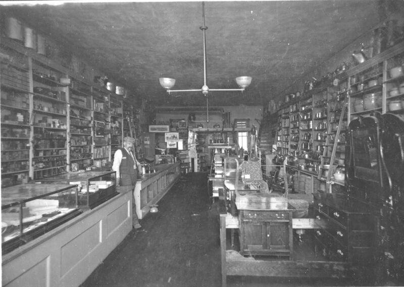 File:1905-lchs-0025a-lutzhoft-denson-hardware-interior-1600.jpg