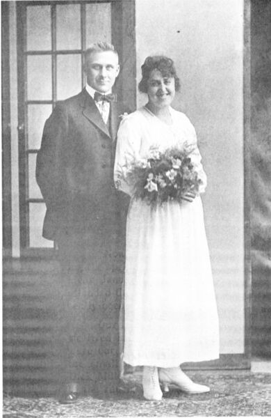 File:Mcj-094-2b-louis-lou-wedding-1919-1600.jpg