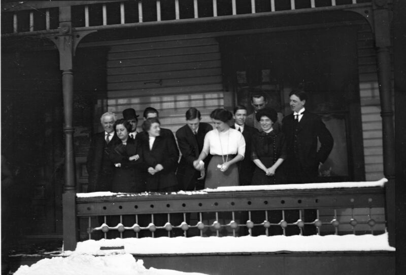 File:1905-1915-otto-0325-gathering-on-winter-porch-1600.jpg