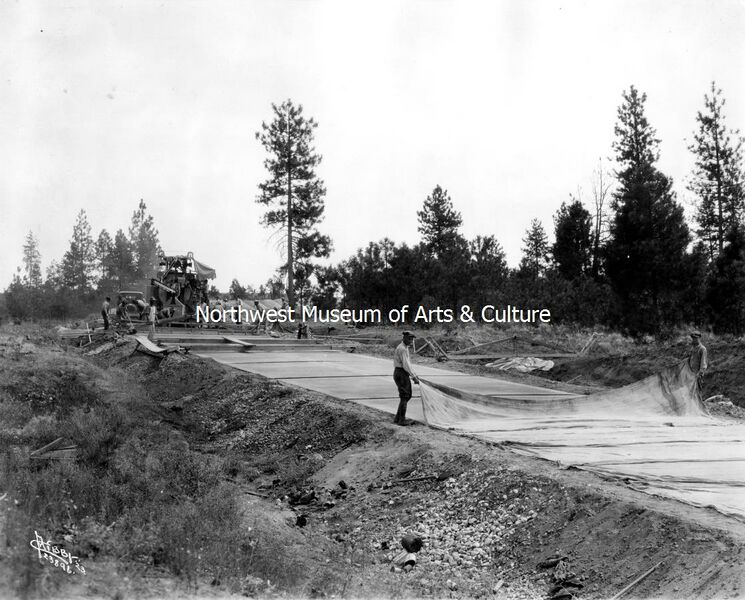 File:1923-mac-0020-L87-1.23896-paving-sunset-highway-deep-creek-hill.jpg