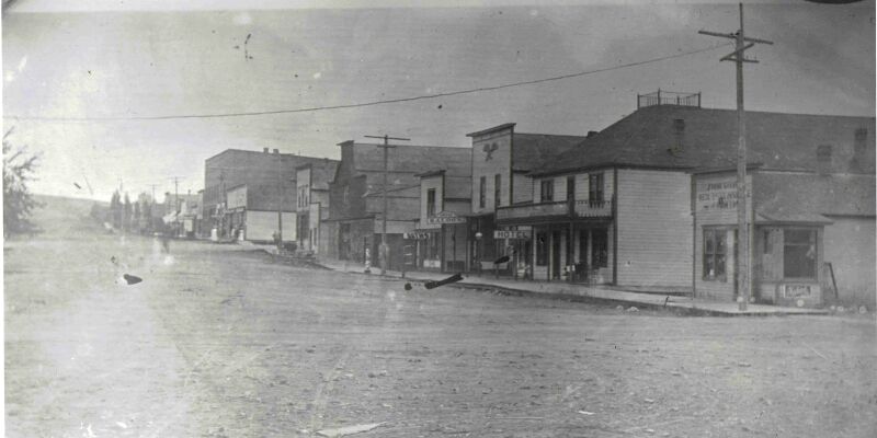 File:1910-rml-0017a-lake-street-looking-south-cropped-enhanced-1600.jpg