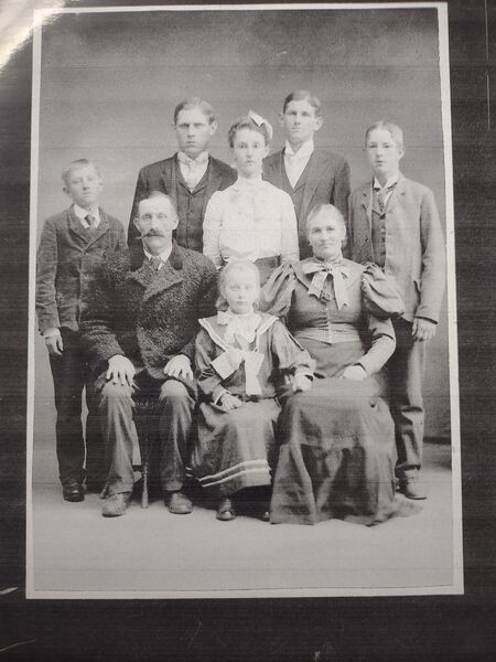 File:1900-1910-kirk-0053-william-wegner-family-1600.jpg