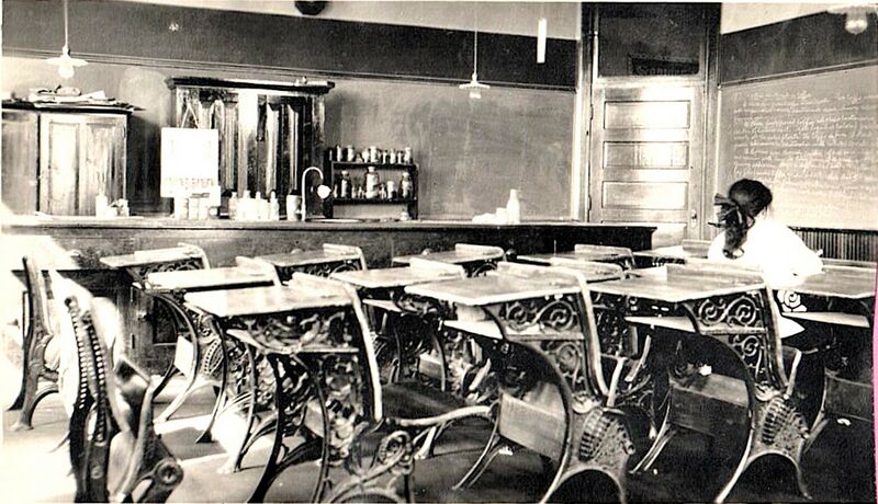 File:1912-rml-0271c-rhs-classroom-1600.jpg