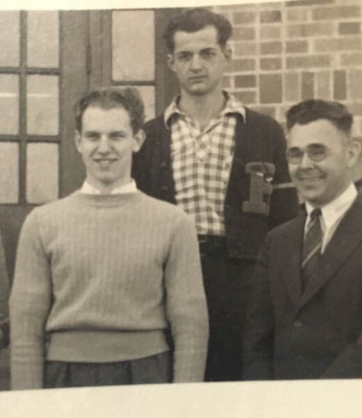 File:1941-fb-0054-joe-mann-roger-mahrt-debate-team.jpg