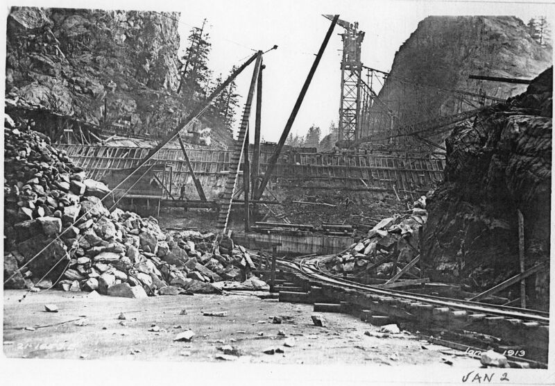 File:1913-01-02-llt-0026-base-dam-rising-1600.jpg