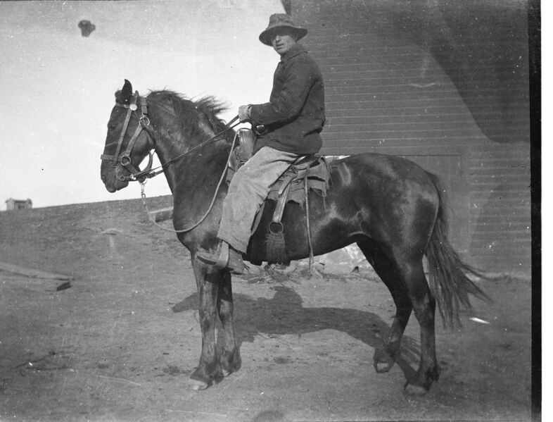 File:1905-1915-otto-0065-man-on-horse-1600.jpg