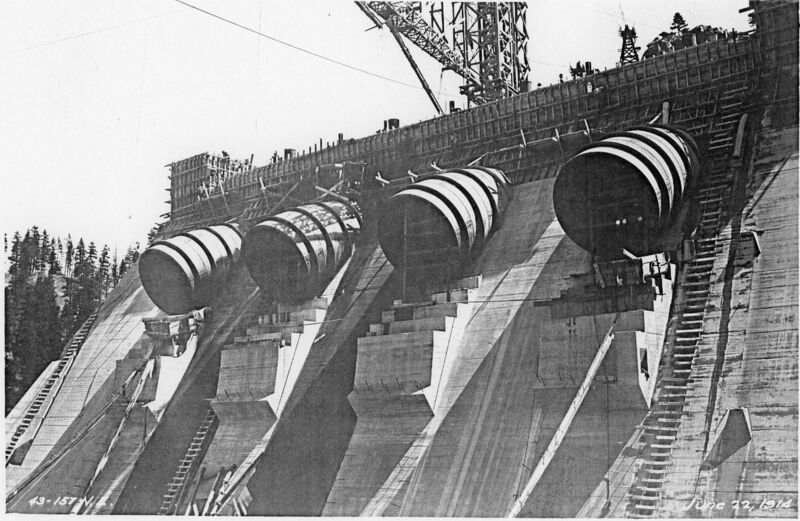 File:1914-06-22-llt-0097-penstocks-with-forms-above-1600.jpg